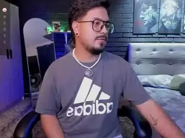 Chaturbate Live Sex Cam of daviidevans
