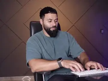 Chaturbate Watch Live Sex Cams of glennmasters