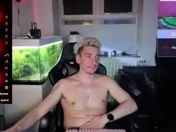 Chaturbate Live Sex Cam of rayzel31