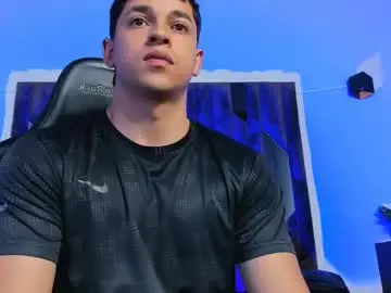 Chaturbate Nude Webcam of adamkeith_1