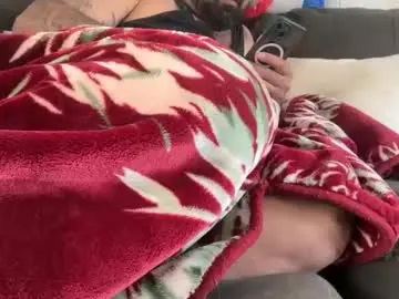Chaturbate Live Sex Cam of bigheadaddy90