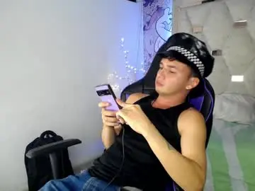 Chaturbate Adult Webcam of mathiass_twinkk_