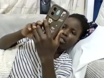 Chaturbate Live Porn of pretty_petite_ebony