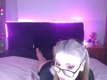 Chaturbate Watch Live Sex Cams of shysweetrish