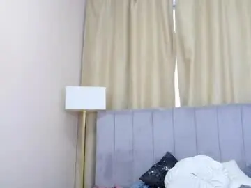 Chaturbate Live Sex Cam of living_in_dreams