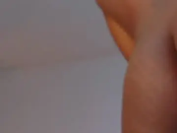 Chaturbate Live Porn of ahvi_ebony