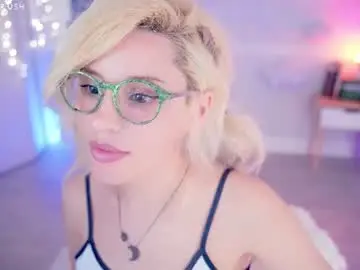 Chaturbate Live Sex Cam of cherrycrush