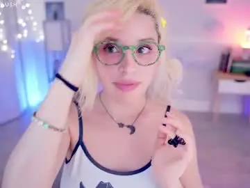 Chaturbate Watch Live Sex Cams of cherrycrush
