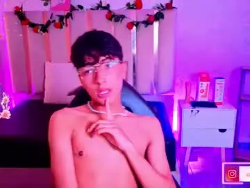 Chaturbate Live Sex Cam of osamu_tay