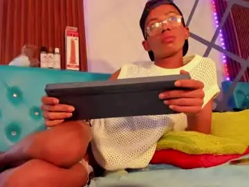 Chaturbate Free Live Porn of patrick_lovee