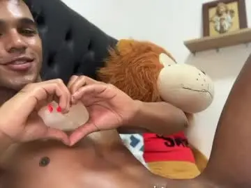 Chaturbate Nude Webcam of david_hot44