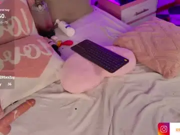 Chaturbate Live Sex Cam of emmacrush