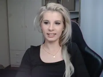 Chaturbate Nude Webcam of kristineamore
