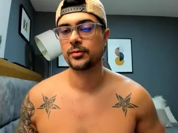 Chaturbate Live Sex Cam of adam_clarke