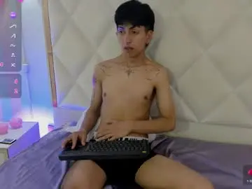 Chaturbate Live Sex Cam of aress_tay