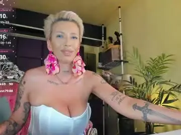 Chaturbate Watch Live Sex Cams of sofiequeen_