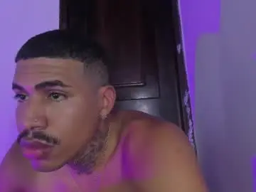 Chaturbate Live Sex Cam of chirshot21_