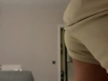Chaturbate Best live sex cam show of lesi_moonie