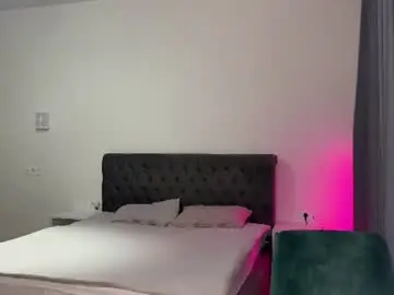 Chaturbate Live Sex Cam of max_shy