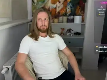 Chaturbate Live Sex Cam of sky_guy25