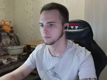Chaturbate Live Sex Cam of golden_boyyy21