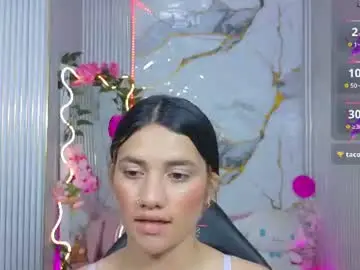 Chaturbate Live Sex Cam of chiara_tay