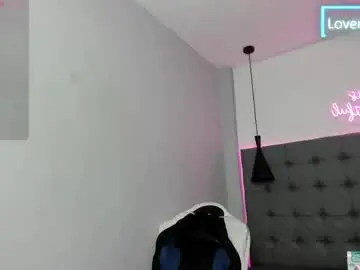 Chaturbate Live Porn of scarletcherry18
