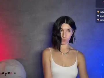 Chaturbate Live Sex Cam of smaillev