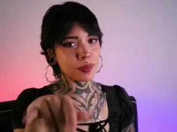 Chaturbate Live Sex Cam of misstomie_