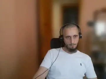 Chaturbate Free Porn Cam of lefrenchiies07