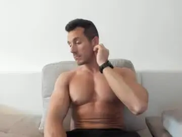 Chaturbate Watch Live Sex Cams of roberto4ever