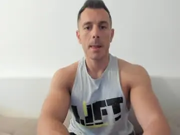Chaturbate Free Porn Cam of roberto4ever