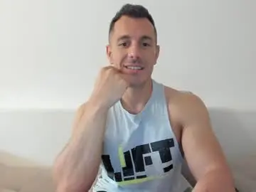 Chaturbate Free Porn Cam of roberto4ever