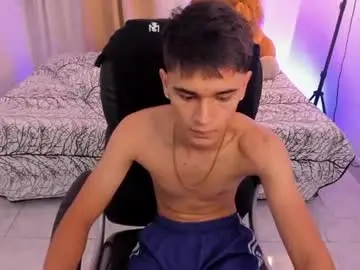 Chaturbate Live Porn of aron_boyy