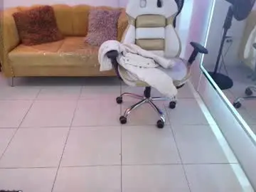 Chaturbate Live Sex Cam of baby_curlyy
