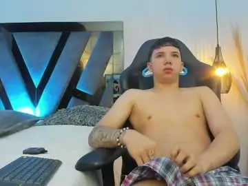 Chaturbate Free Live Porn of andy_miller5