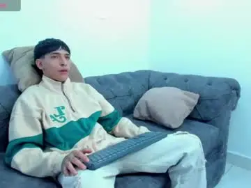 Chaturbate Free Live Porn of kroywave