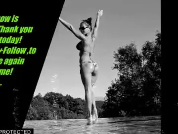 Chaturbate Live Sex Cam of krisi_kiss