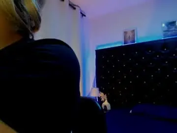 Chaturbate Live Porn of bellaroge