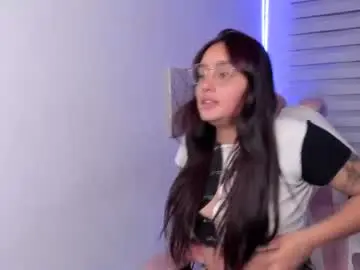 Chaturbate Nude Webcam of caroline_rodriguez_9