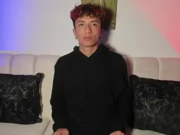 Chaturbate Live Porn of mhatias_