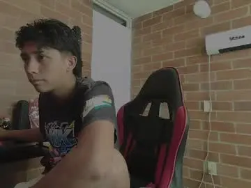 Chaturbate Live Sex of ethann2_