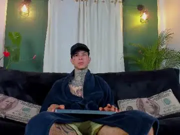 Chaturbate Free Live Porn of aron_ford
