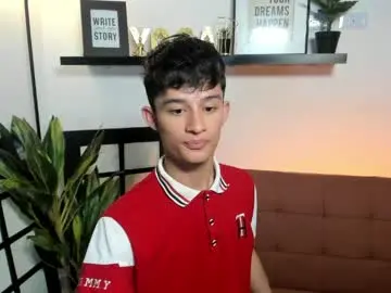 Chaturbate Live Sex Cam of patrick_howland_
