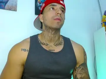 Chaturbate Sex Cam of darius_phoenix