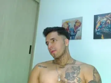 Chaturbate Sex Cam of darius_phoenix