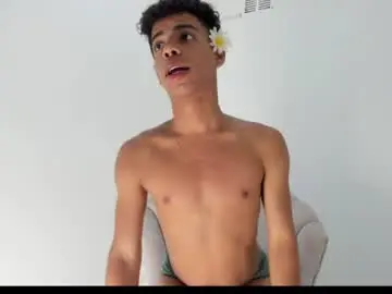 Chaturbate Best live sex cam show of alexx_cum18