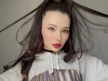Imlive Watch Live Sex Cams of YuJinaMeow