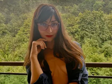 Imlive Nude Webcam of SarraJoyX