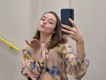 Imlive Sex Cam of Melonika
